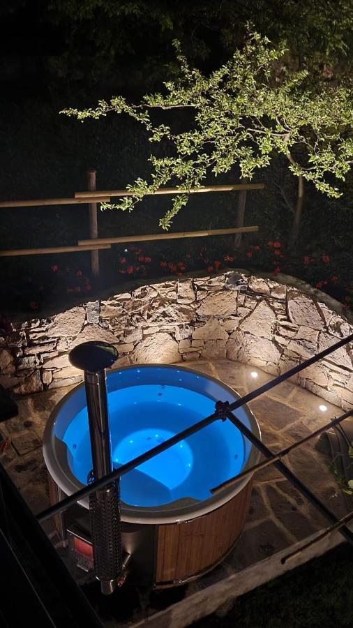 La Casetta Nel Bosco - Hot Tube And Sauna Лиерна Екстериор снимка